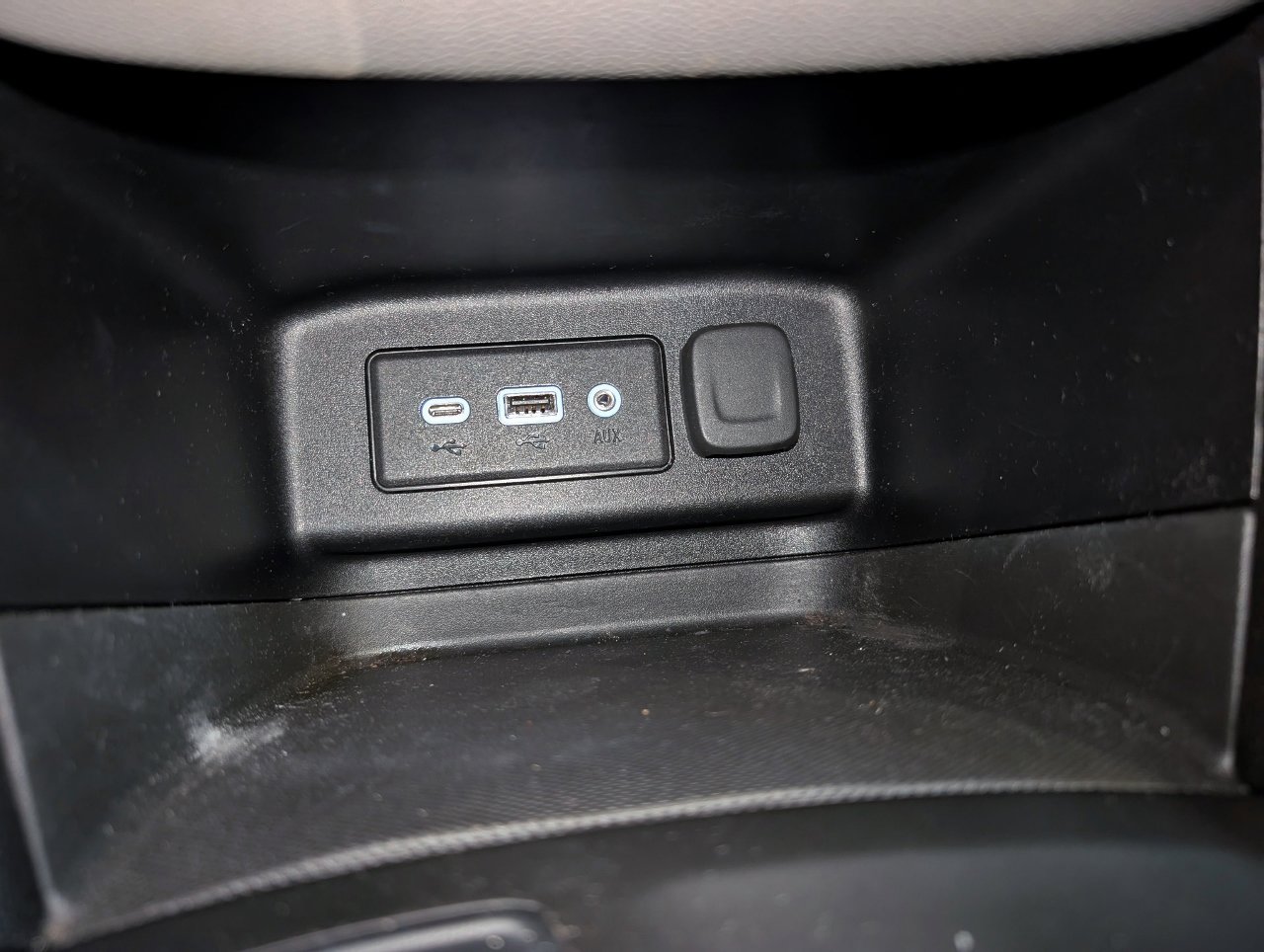 Used 2020 Chevrolet Equinox LS image 42
