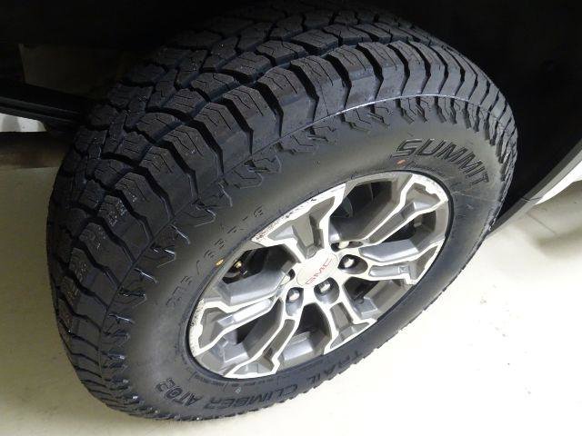 Used 2024 GMC Sierra 1500 SLE image 8