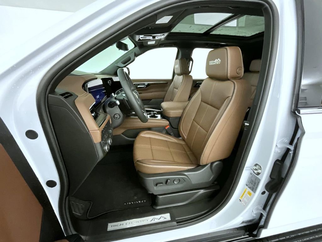 New 2026 Chevrolet Suburban High Country image 9