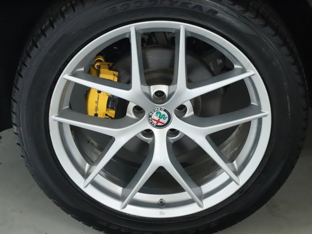 Used 2018 Alfa Romeo Stelvio Ti Sport image 12