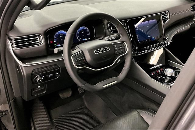 Used 2023 Jeep Wagoneer 4WD w/ Premium Group I image 15