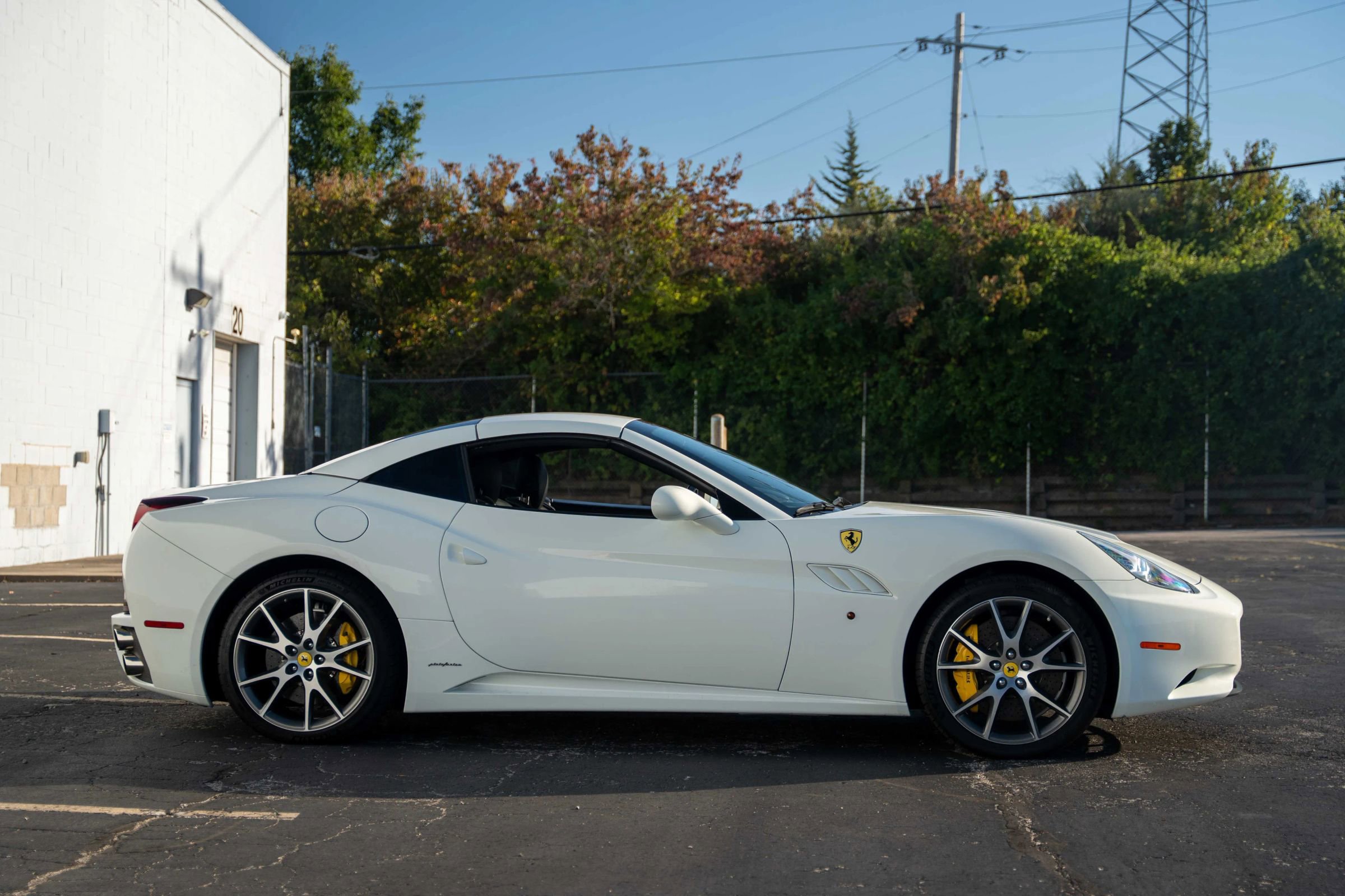 Used 2014 Ferrari California image 9
