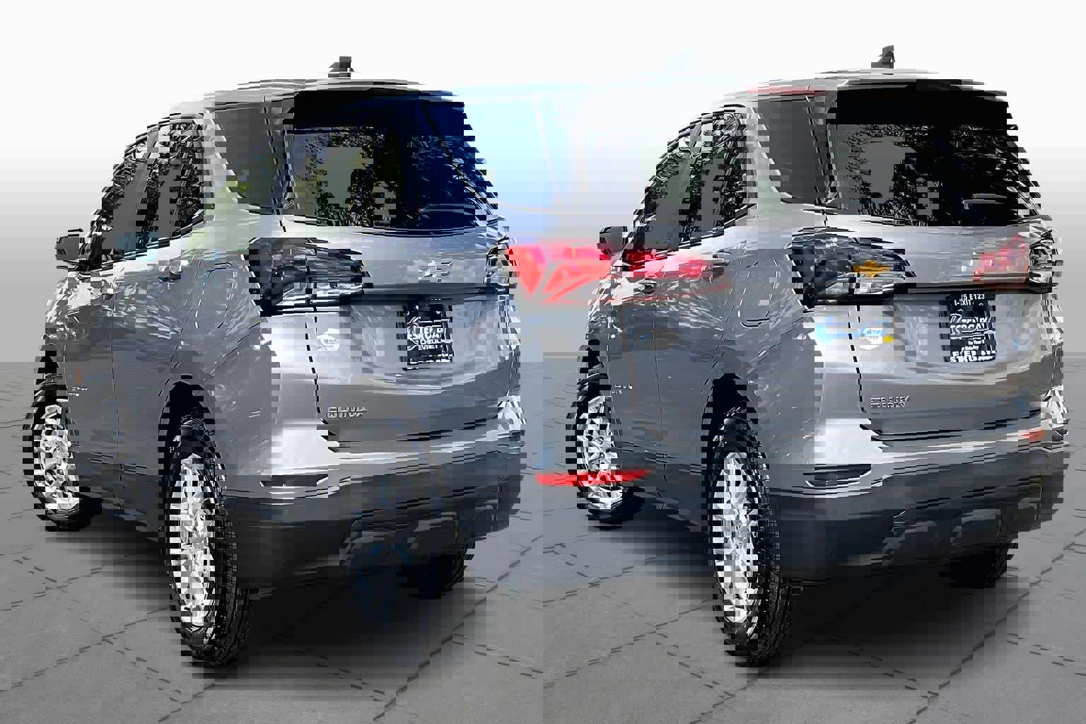 Used 2023 Chevrolet Equinox LS w/ LS Convenience Package image 12