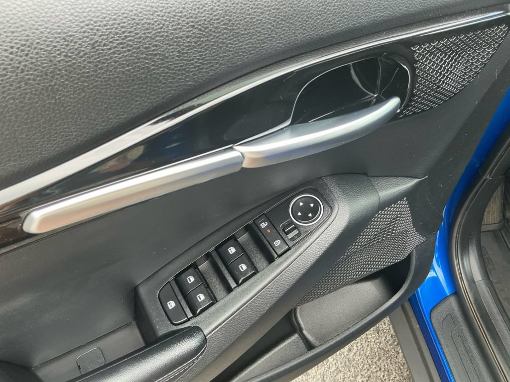 Used 2025 Kia Seltos S AWD/4WD image 16