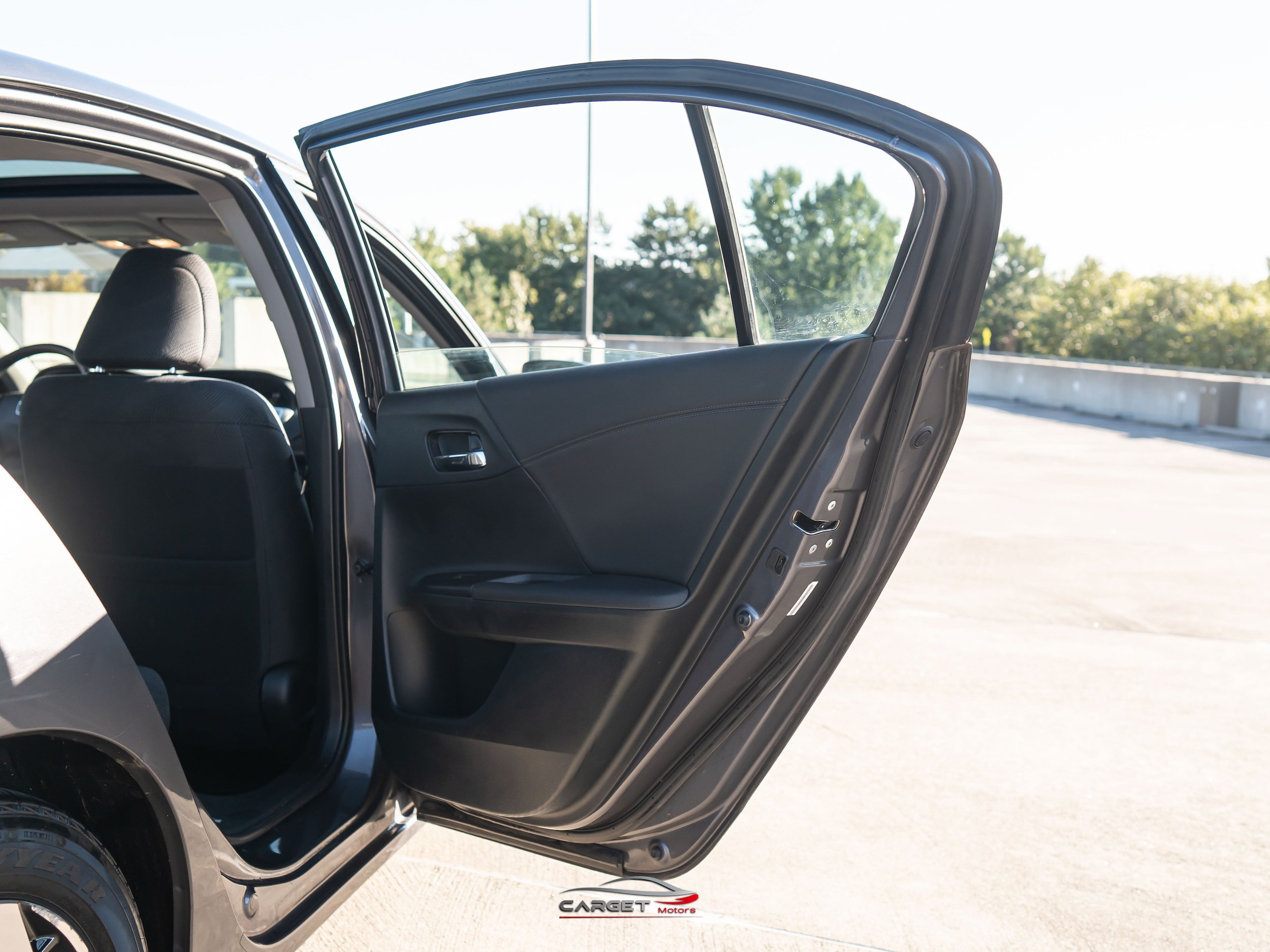 Used 2017 Honda Accord EX image 38