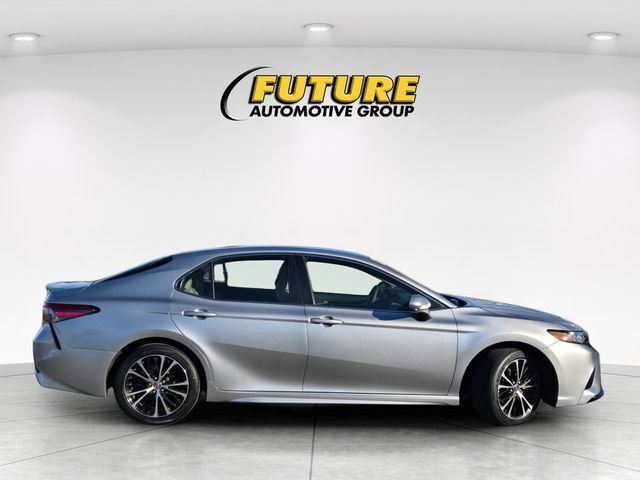Certified 2018 Toyota Camry SE FWD image 4