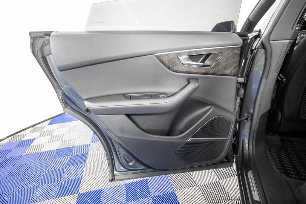 Used 2023 Audi Q8 Premium Plus AWD/4WD image 13