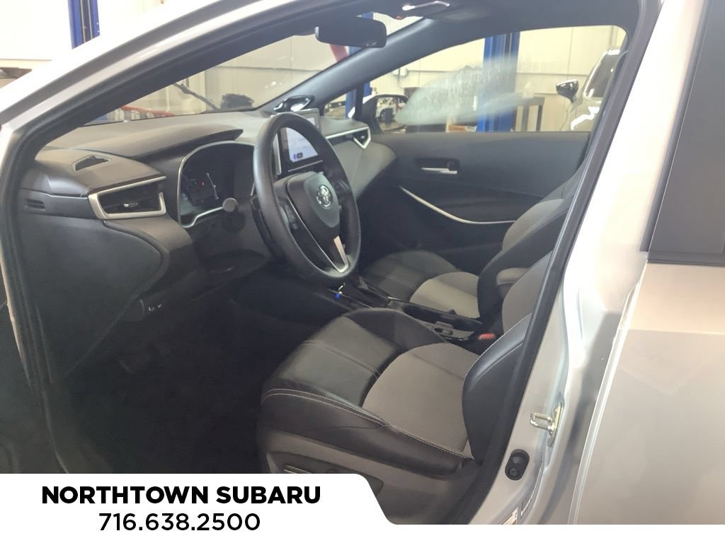 Used 2025 Toyota Corolla XSE FWD image 9