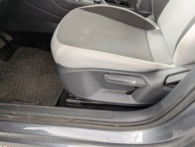 Used 2022 Volkswagen Taos S image 12