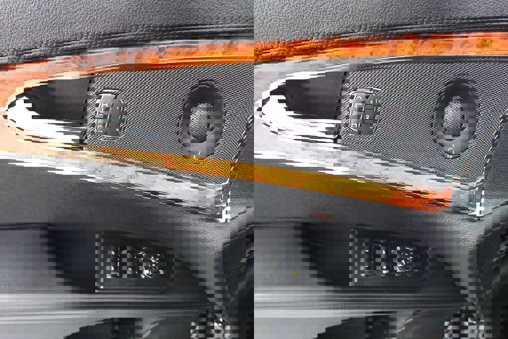 Used 2020 Lincoln Nautilus Reserve w/ Equipment Group 201A image 9