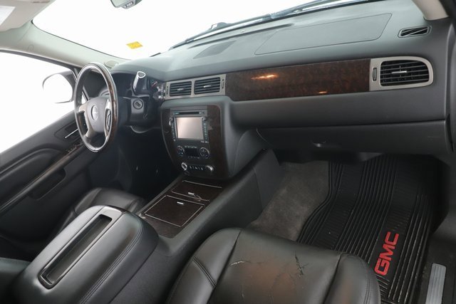 Used 2013 GMC Yukon XL Denali image 33