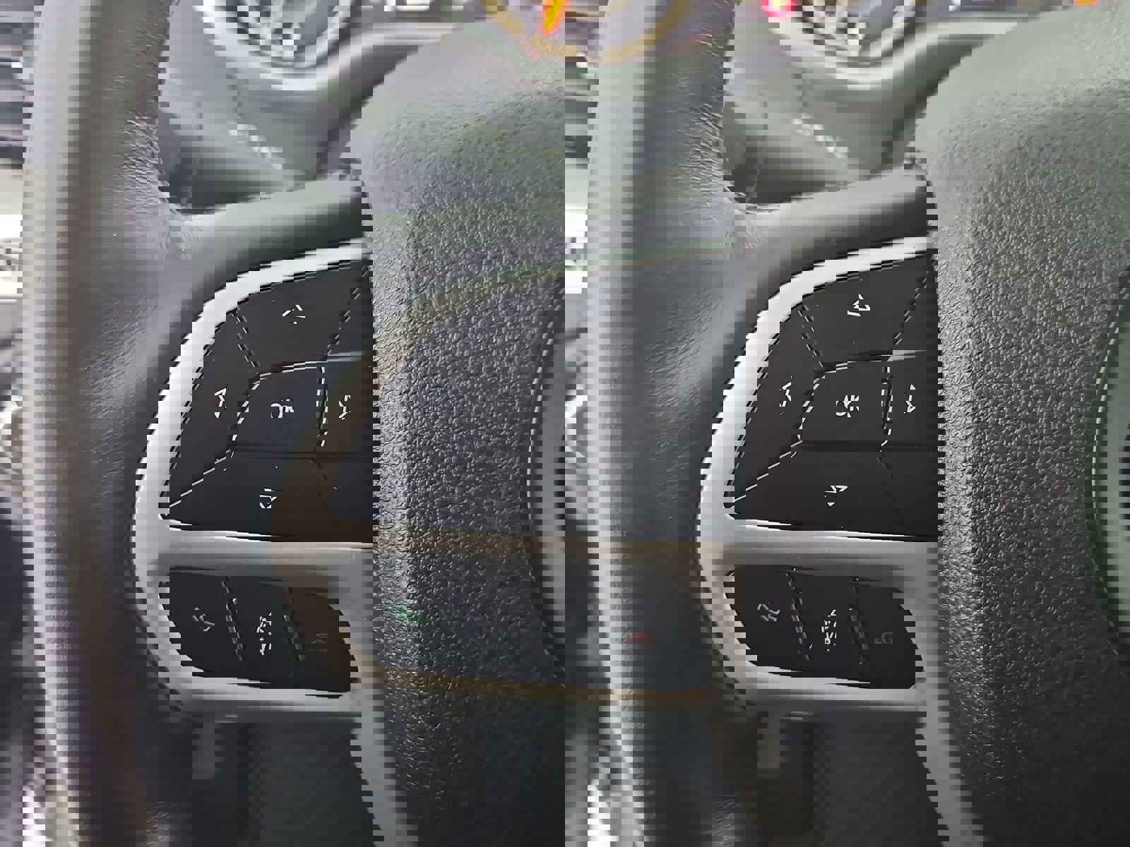 Used 2018 Jeep Cherokee Latitude Plus w/ Comfort/Convenience Group image 23