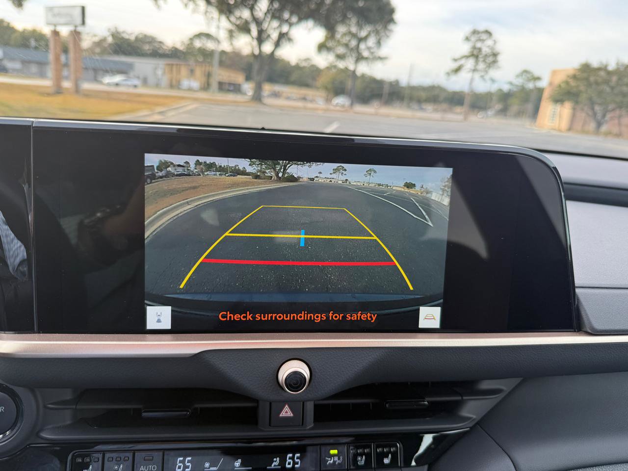 Used 2025 Toyota Crown XLE AWD/4WD image 28