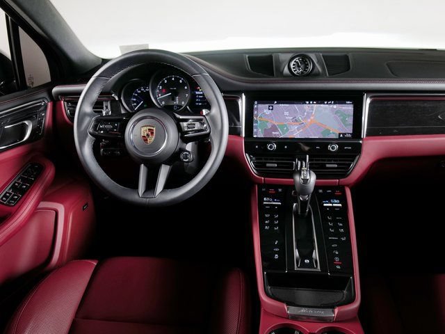 Certified 2025 Porsche Macan S AWD/4WD image 14