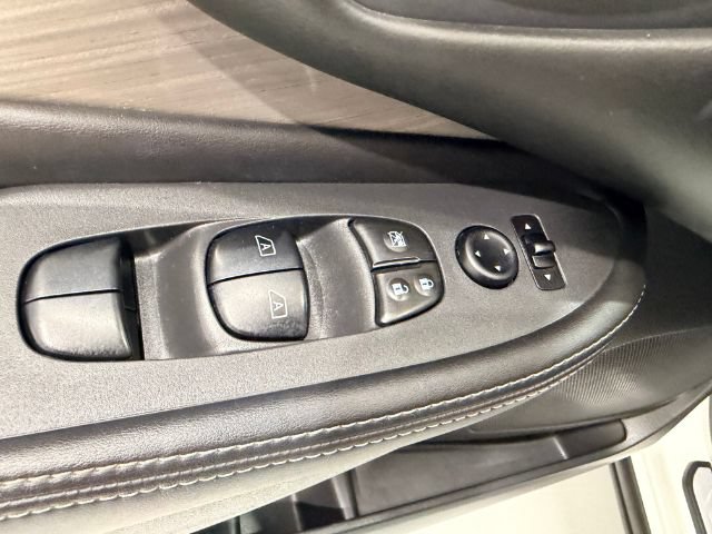 Used 2017 Nissan Murano S w/ Navigation Package FWD image 17
