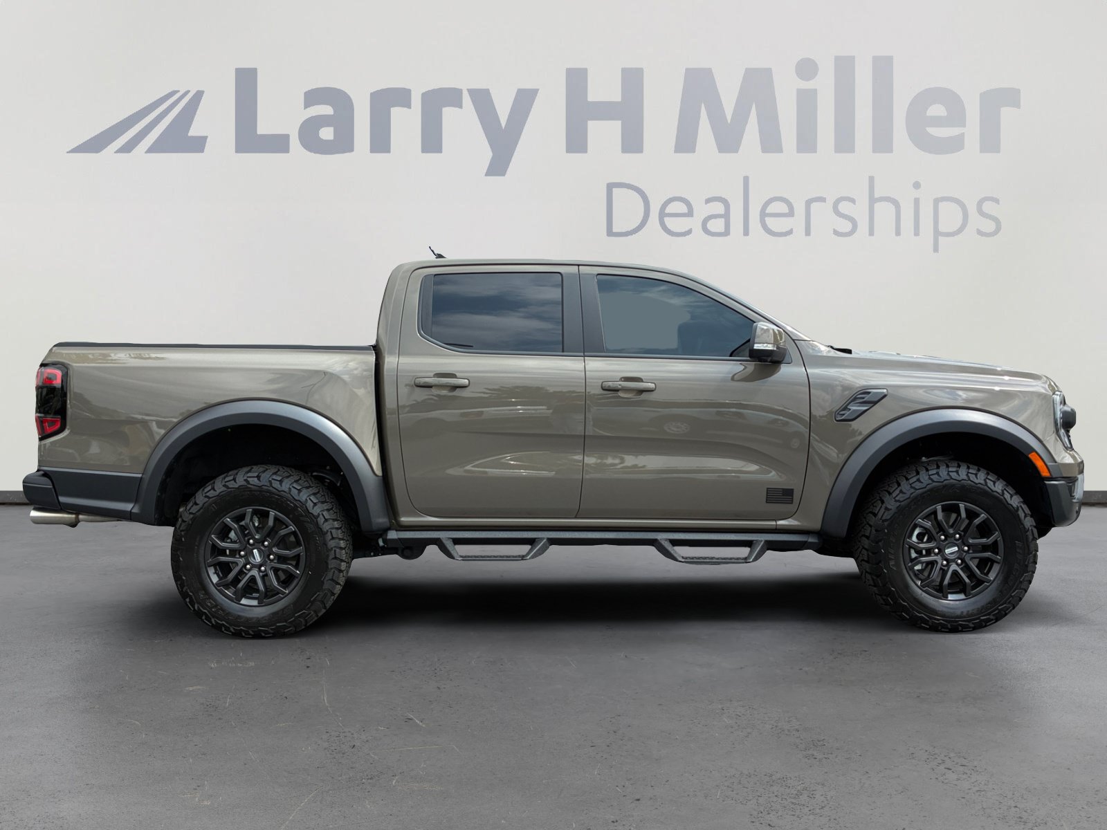 Certified 2025 Ford Ranger Raptor AWD/4WD image 6