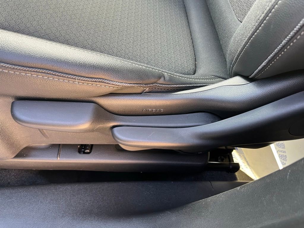 Used 2025 Buick Encore GX Preferred AWD/4WD image 10