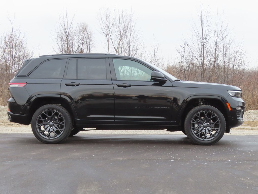 New 2025 Jeep Grand Cherokee Summit w/ Obsidian Package image 2