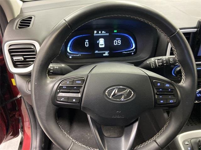 Used 2024 Hyundai Venue Limited image 23