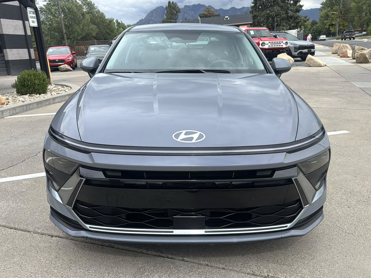 Used 2025 Hyundai Sonata SE FWD image 2
