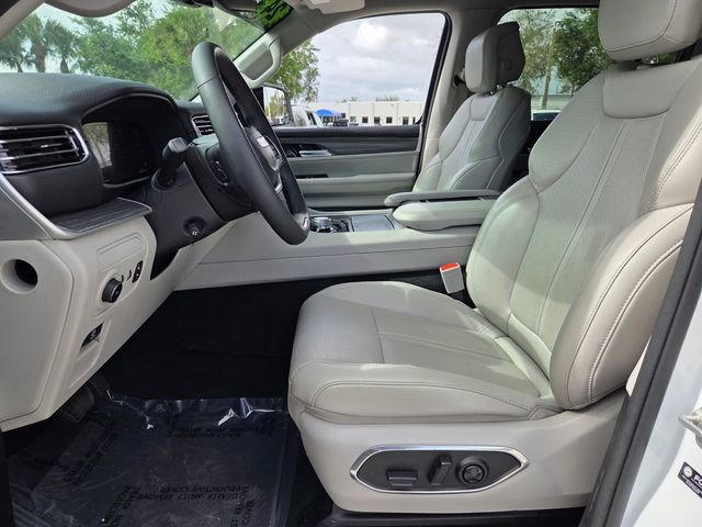 Certified 2023 Jeep Wagoneer L Series II RWD image 14