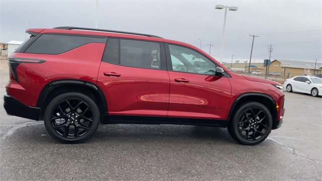 Used 2024 Chevrolet Traverse RS image 2