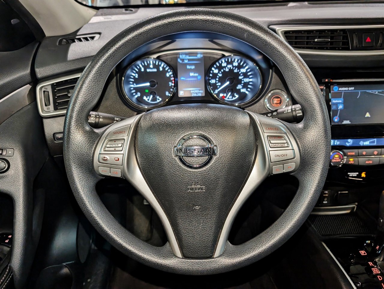 Used 2015 Nissan Rogue SV w/ SV Premium Package image 36