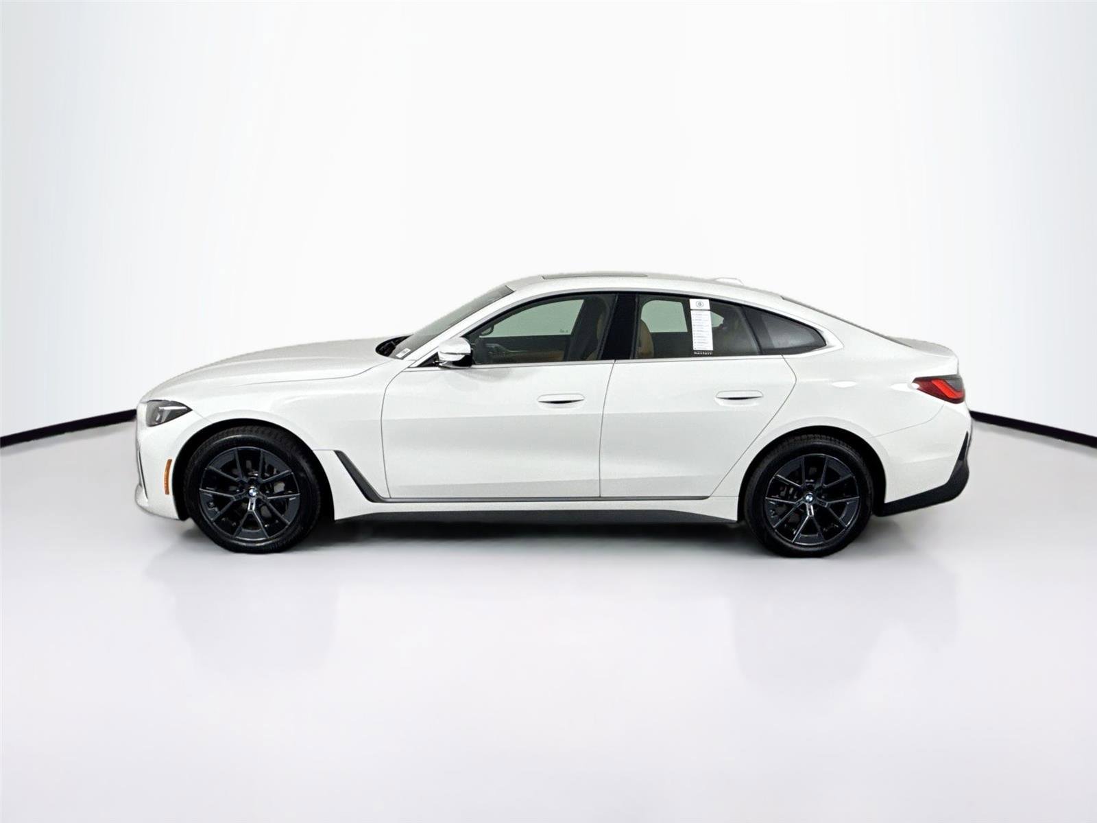 Used 2025 BMW i4 eDrive40 w/ Premium Package image 9