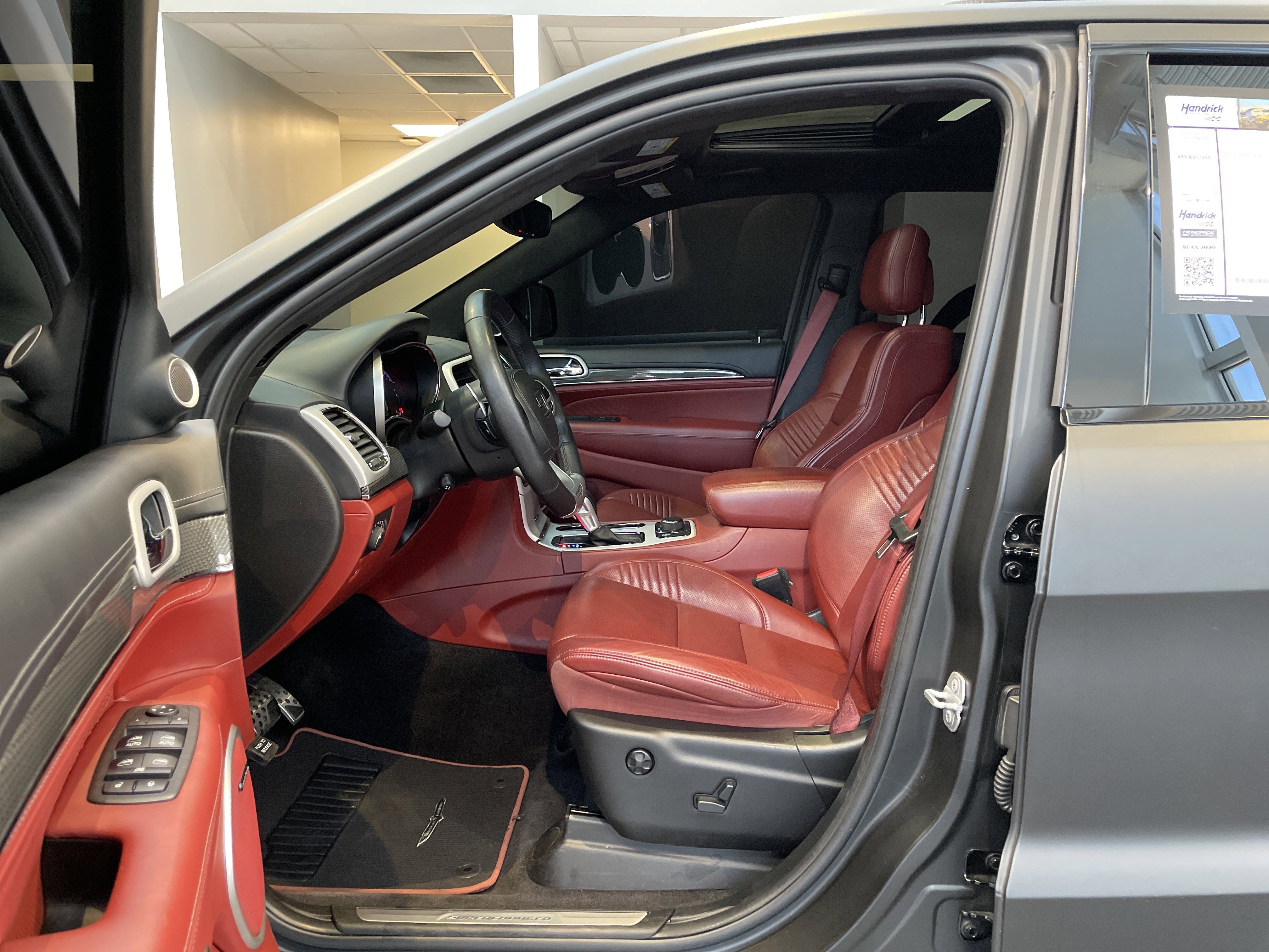 Used 2018 Jeep Grand Cherokee Trackhawk AWD/4WD image 19