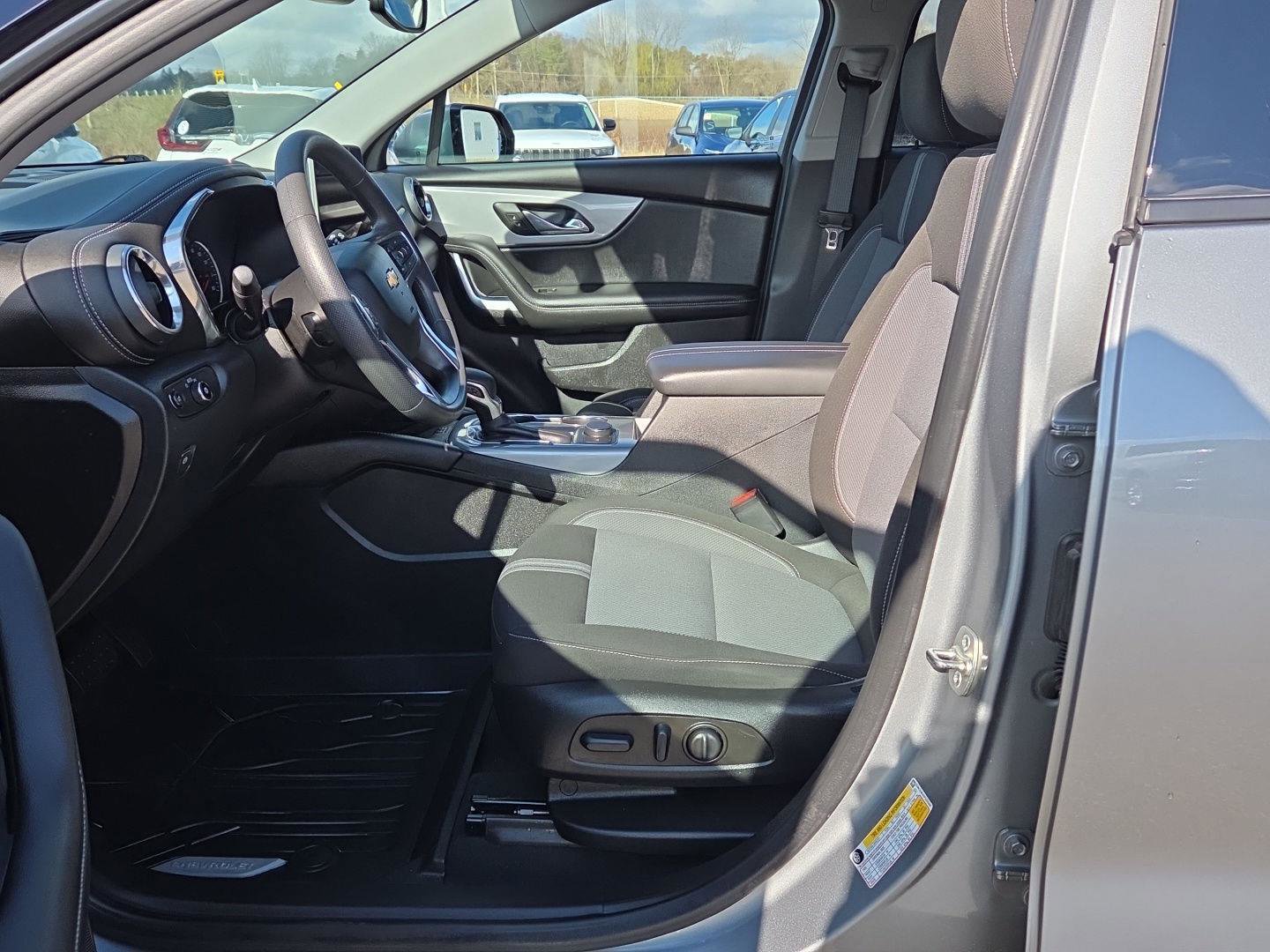 Used 2023 Chevrolet Blazer LT w/ Convenience Package image 18