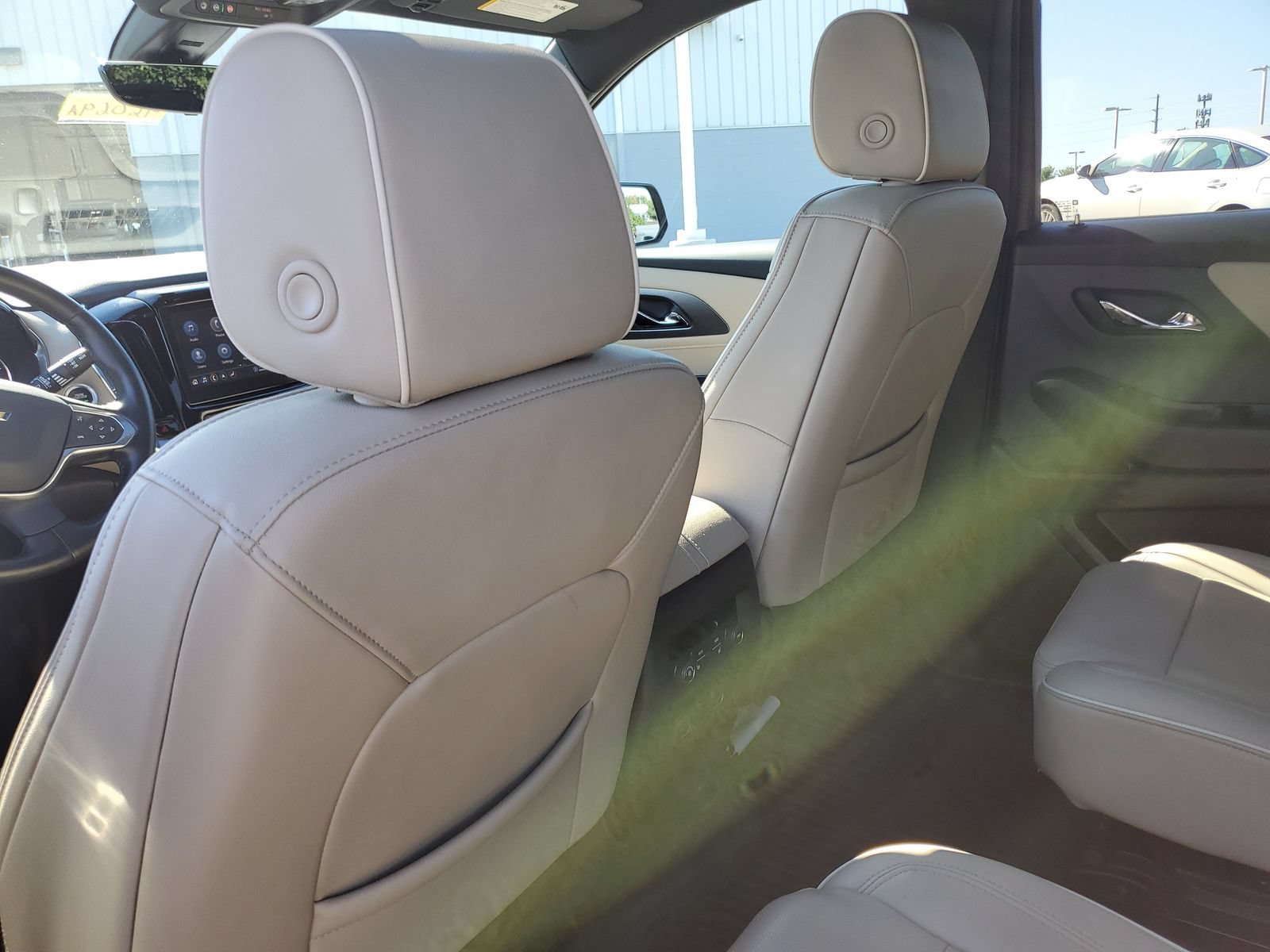 Used 2022 Chevrolet Traverse Premier FWD image 15