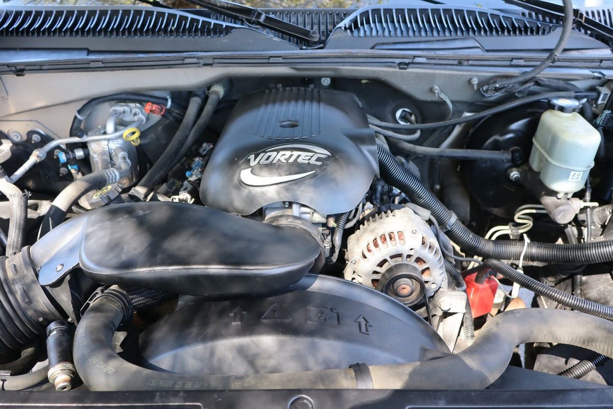 Used 2002 Chevrolet Silverado 1500 LS w/ Heavy Duty Suspension Pkg AWD/4WD image 35