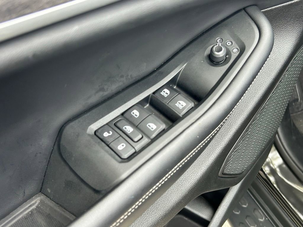 Certified 2024 Jeep Grand Cherokee Limited w/ Black Appearance Package image 28