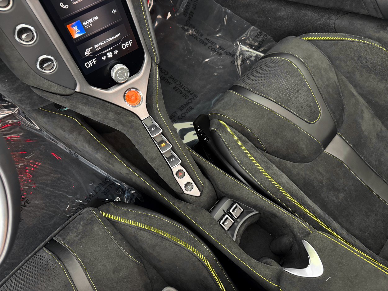 New 2026 McLaren 750S Spider RWD image 19