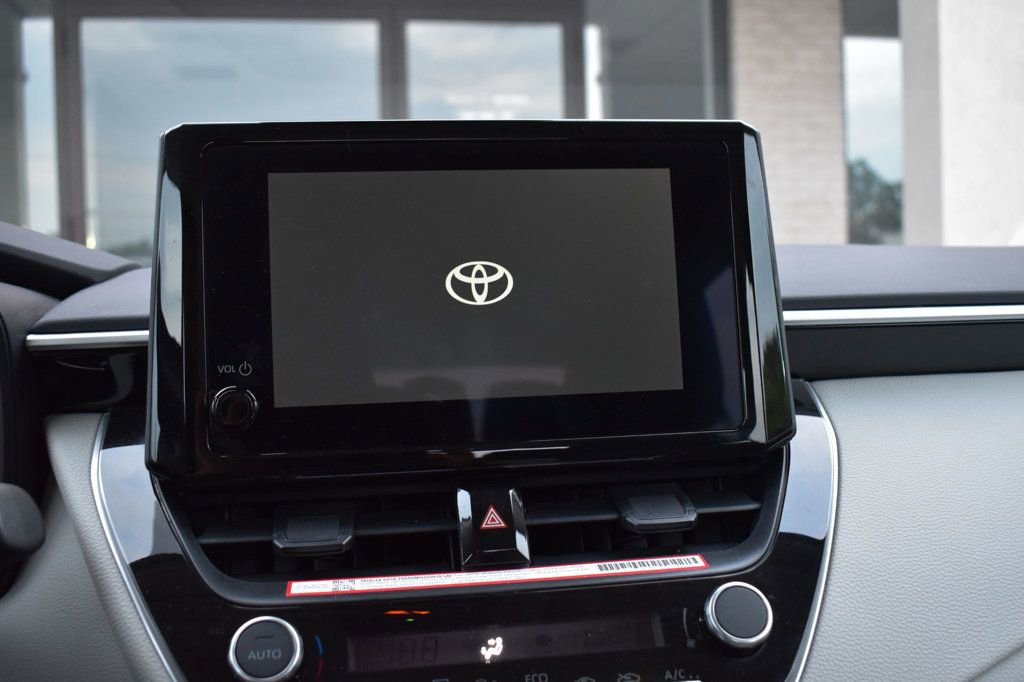 Used 2025 Toyota Corolla LE image 27