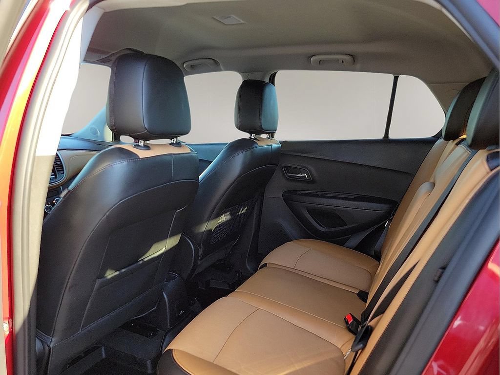 Used 2019 Chevrolet Trax LT w/ LT Convenience Package FWD image 9