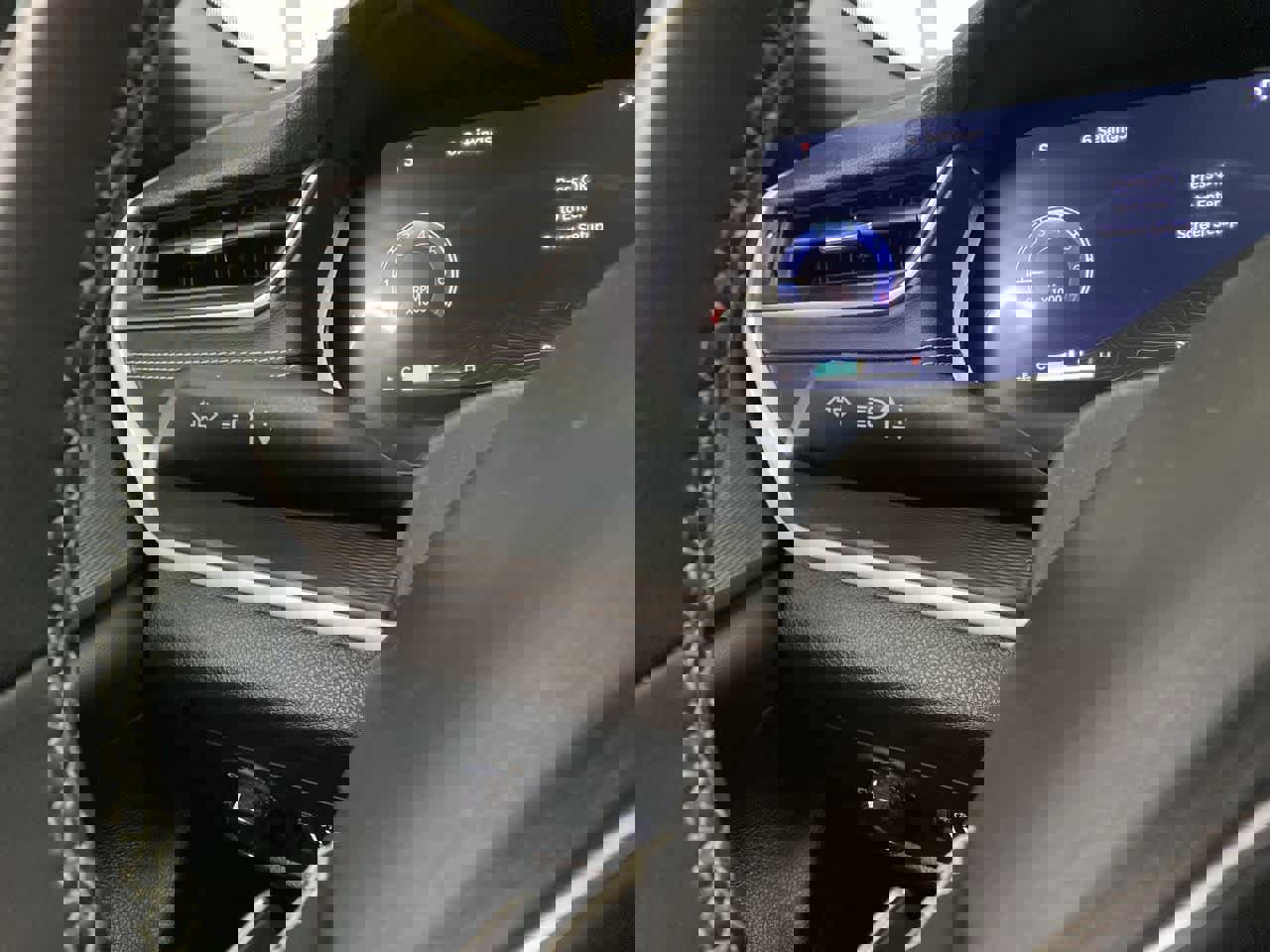 Used 2023 Jeep Grand Cherokee L Laredo image 23