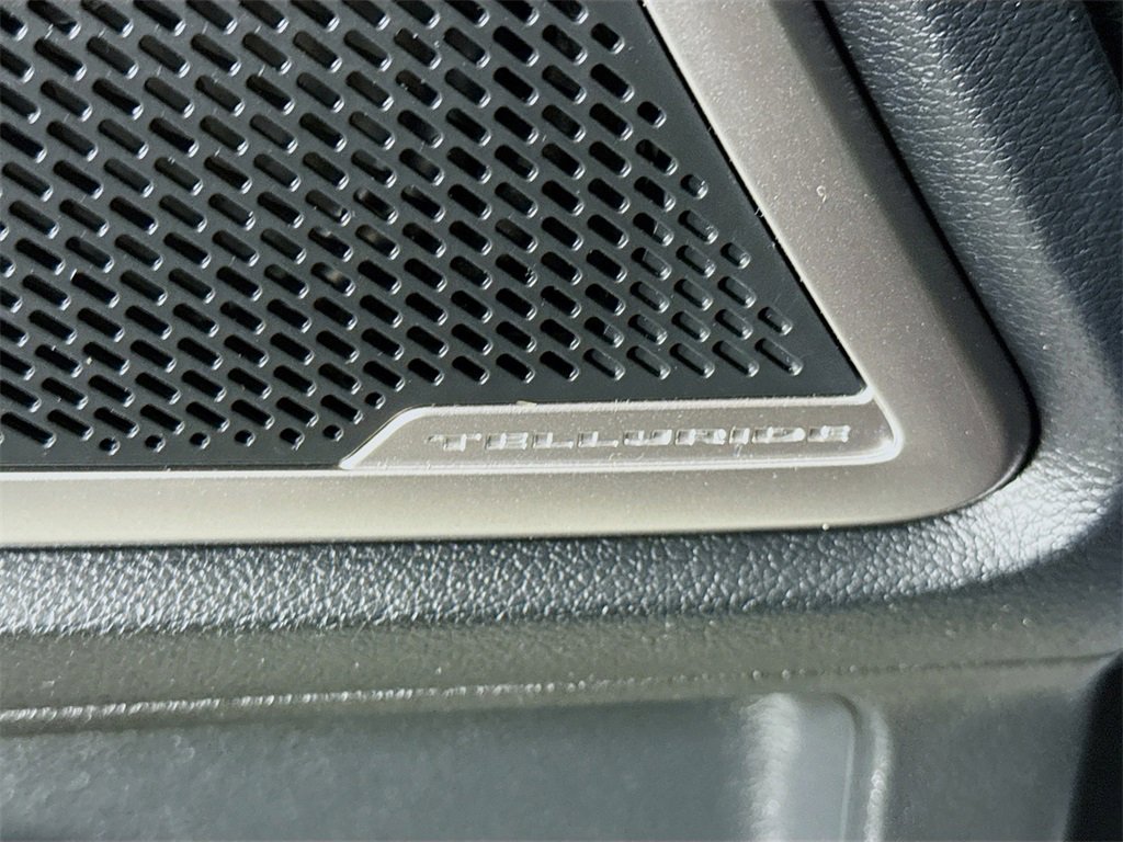 Used 2024 Kia Telluride LX image 11