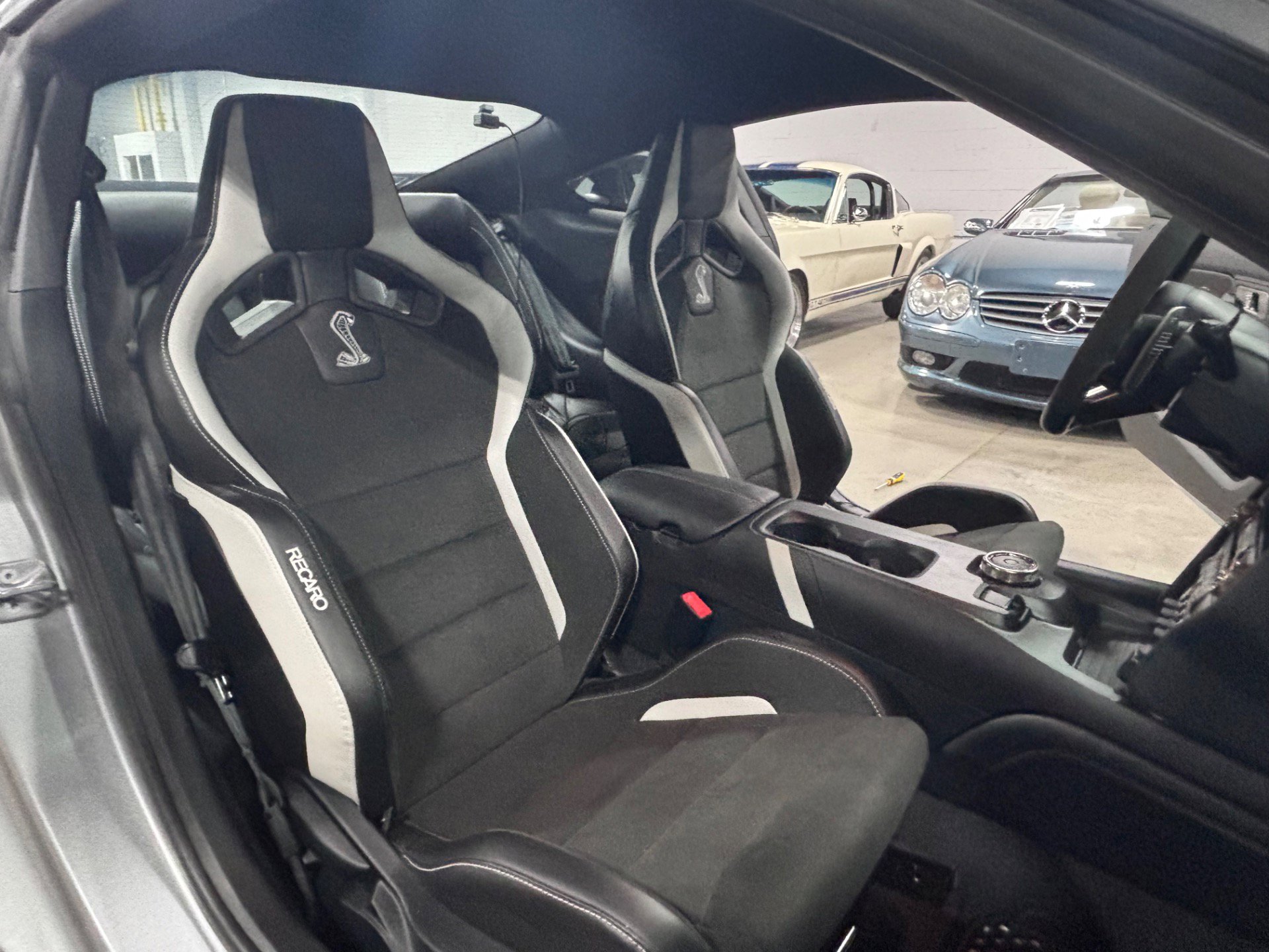 Used 2022 Ford Mustang Shelby GT500 w/ Technology Package image 37