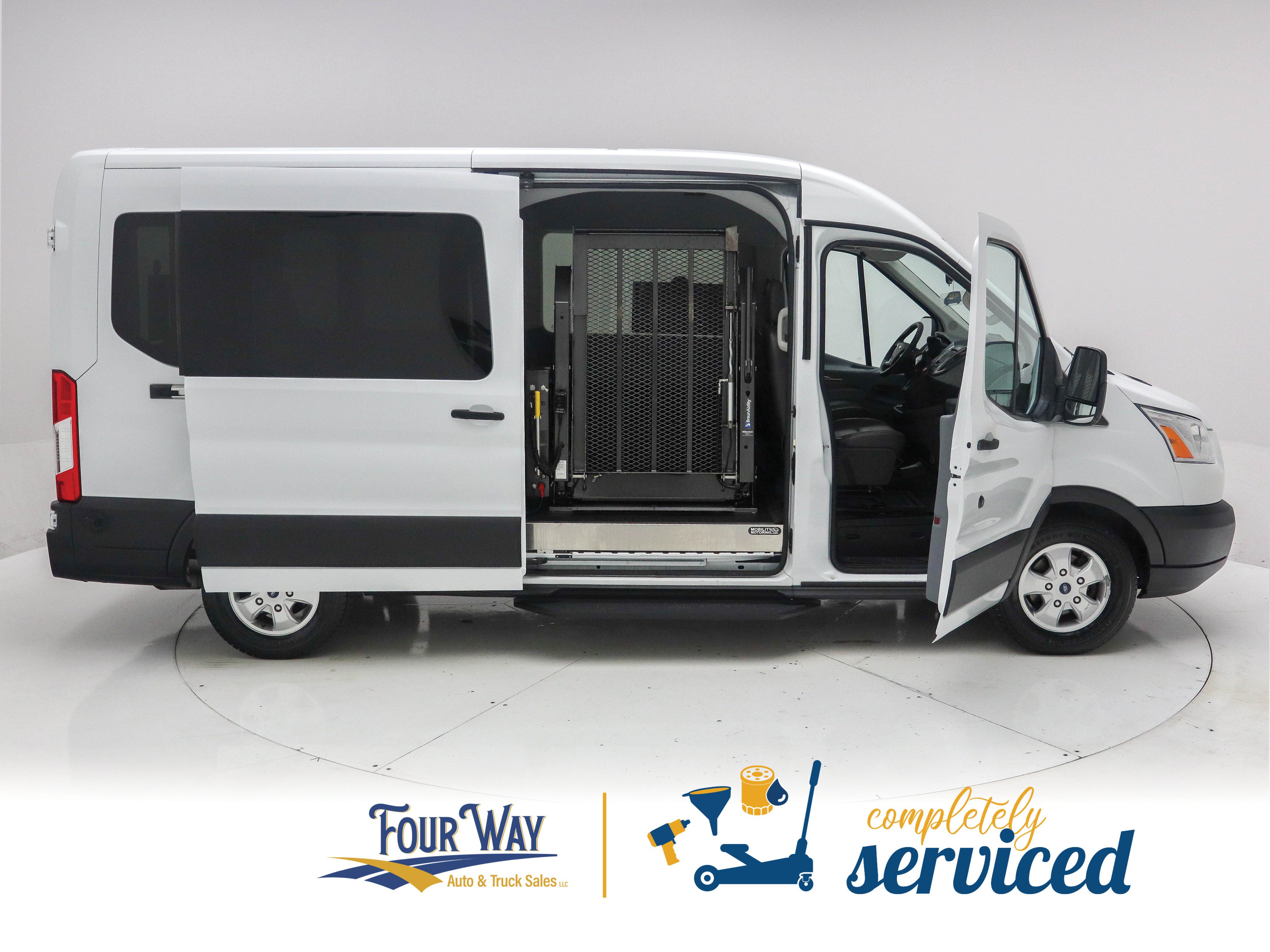 Used 2019 Ford Transit 350 XLT RWD image 4