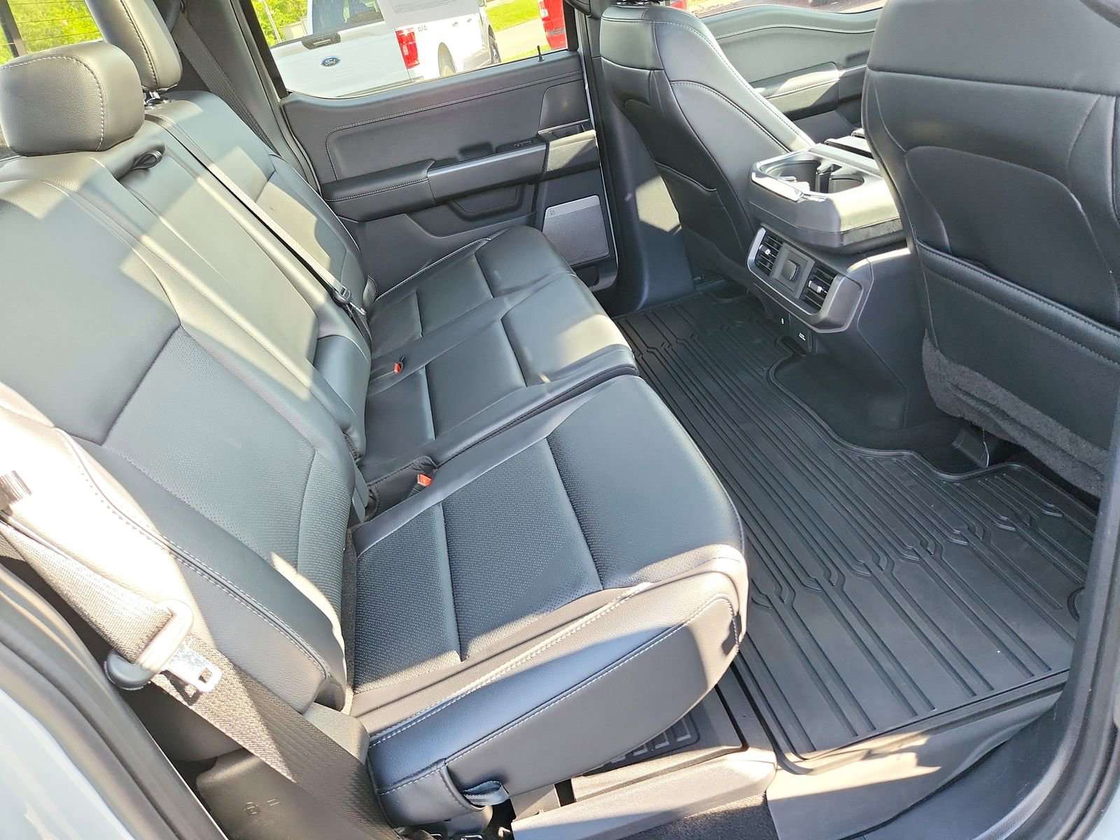 Used 2024 Ford F150 Lariat AWD/4WD image 29