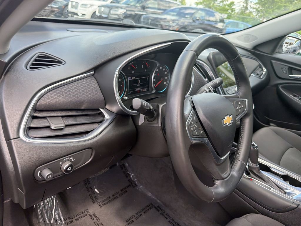 Used 2017 Chevrolet Malibu LT w/ Driver Confidence Package FWD image 20