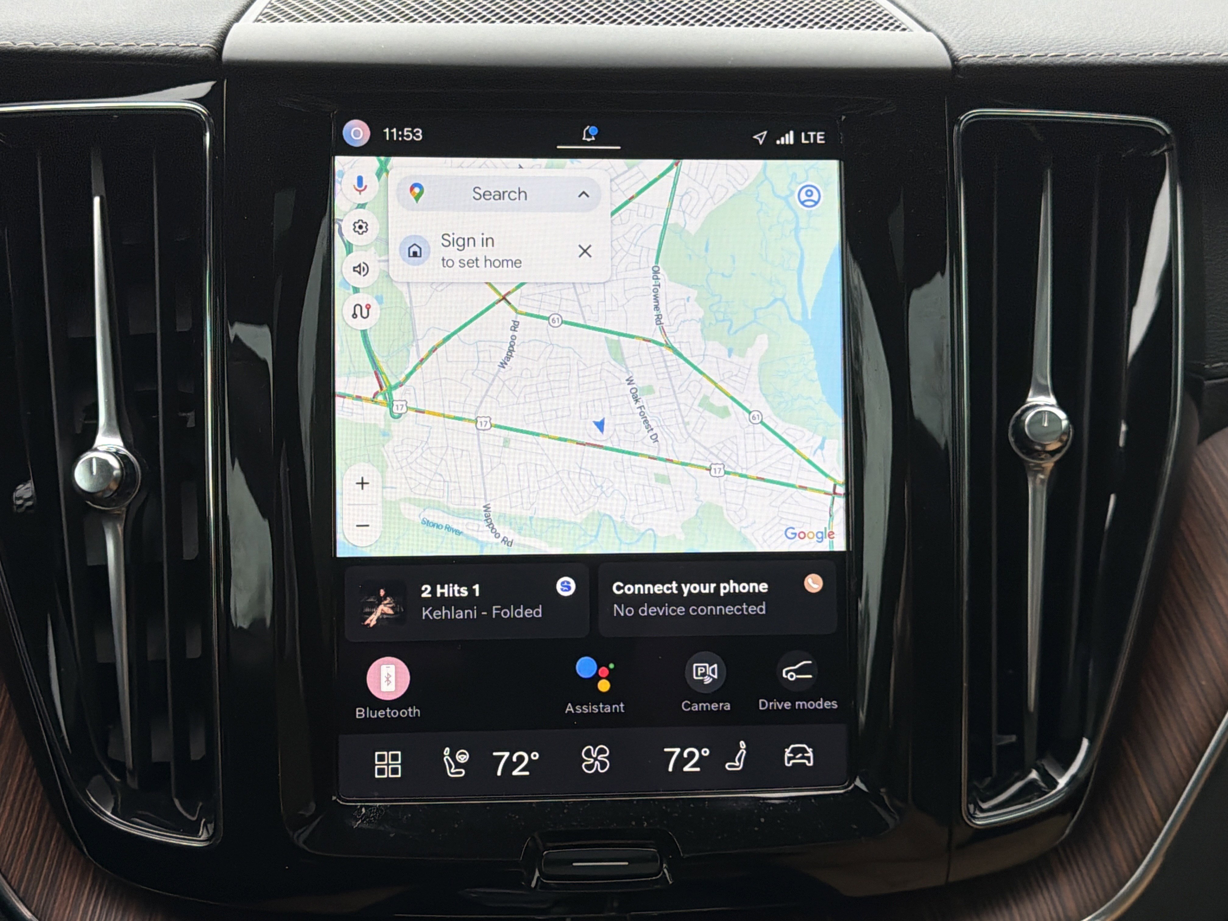 Certified 2024 Volvo XC60 T8 Ultimate w/ Climate Package image 24