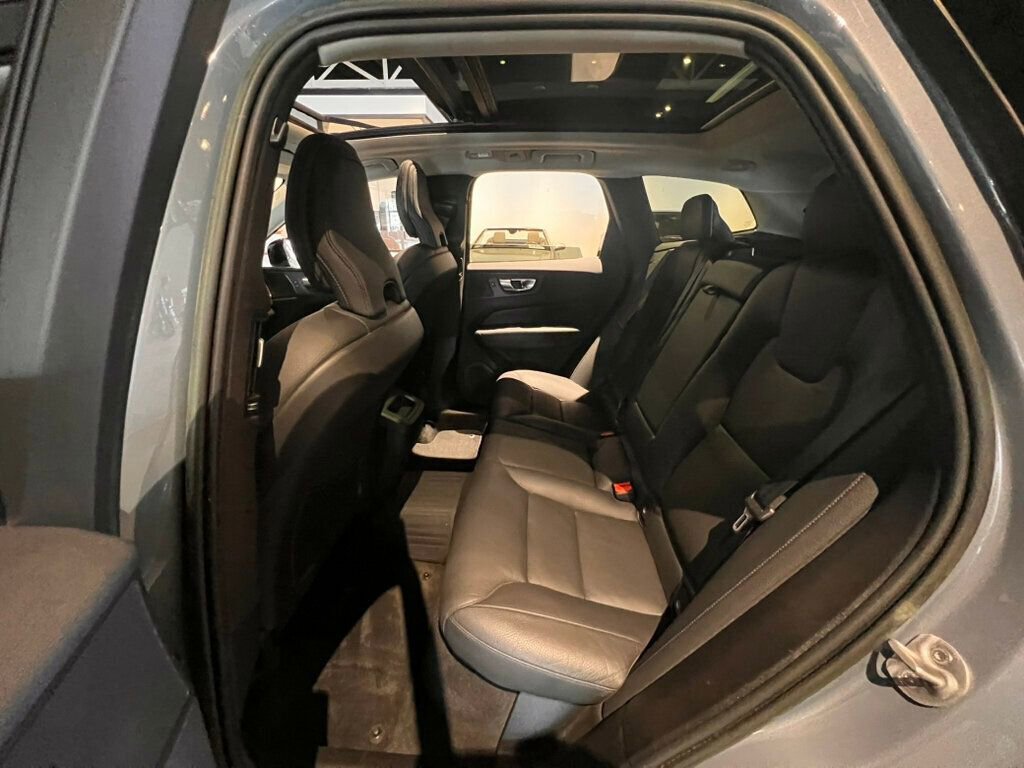 Used 2023 Volvo XC60 B5 Plus image 23