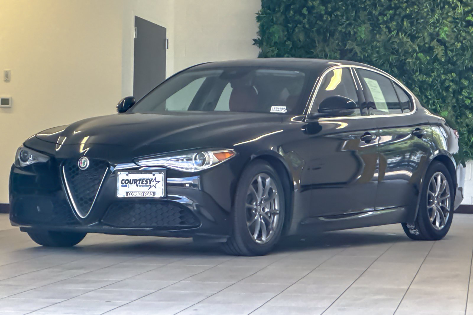 Used 2020 Alfa Romeo Giulia RWD image 8