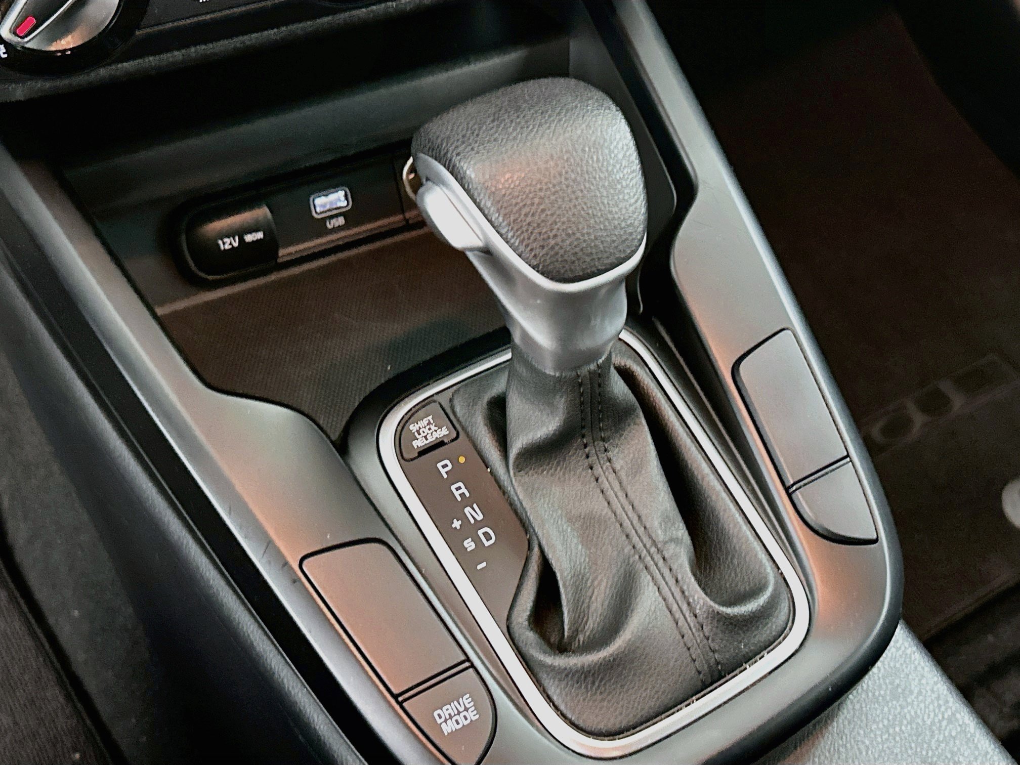 Used 2025 Kia Soul LX w/ LX Technology Package FWD image 24