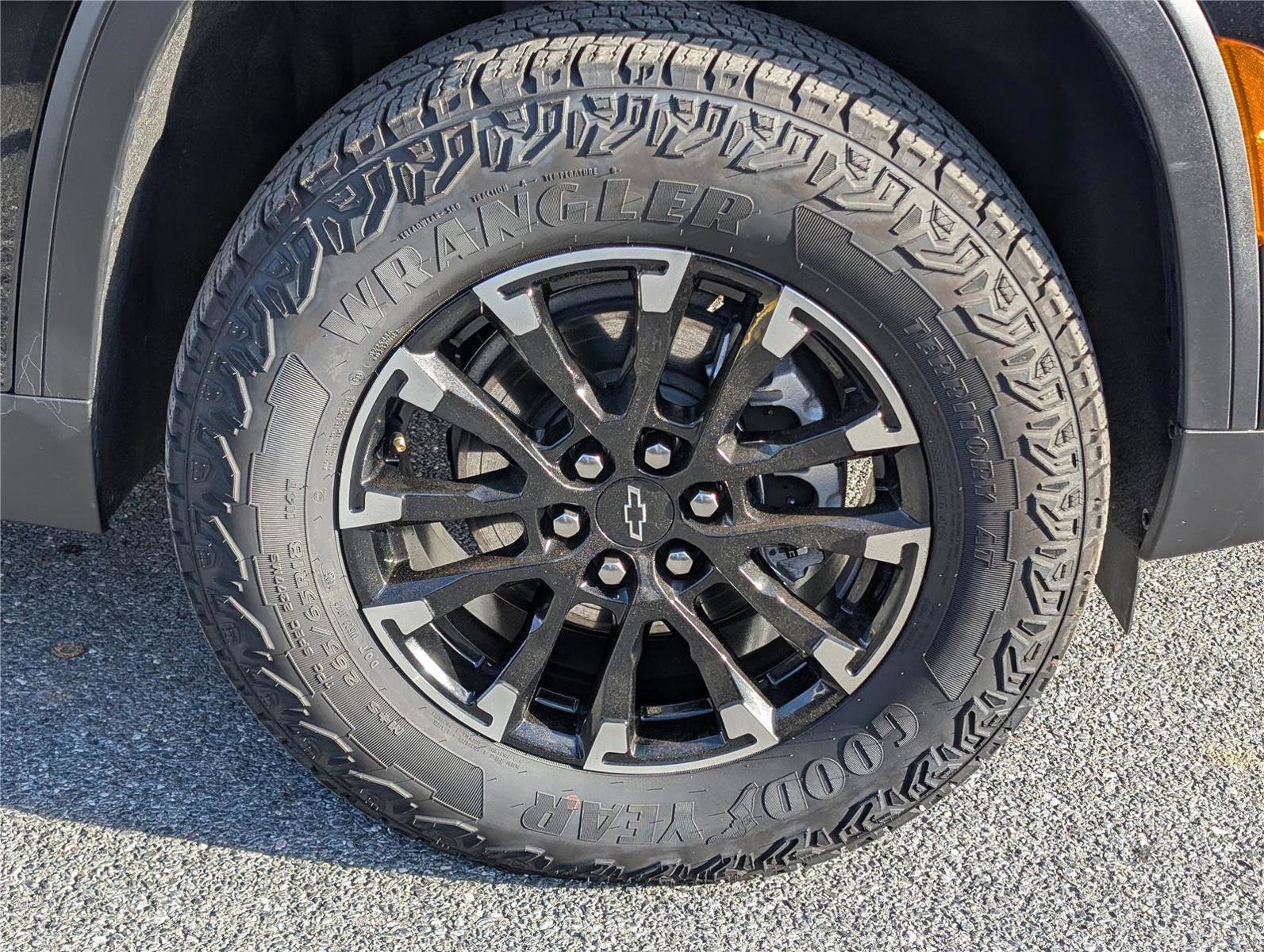 Used 2025 Chevrolet Traverse Z71 w/ Driver Confidence Package image 11