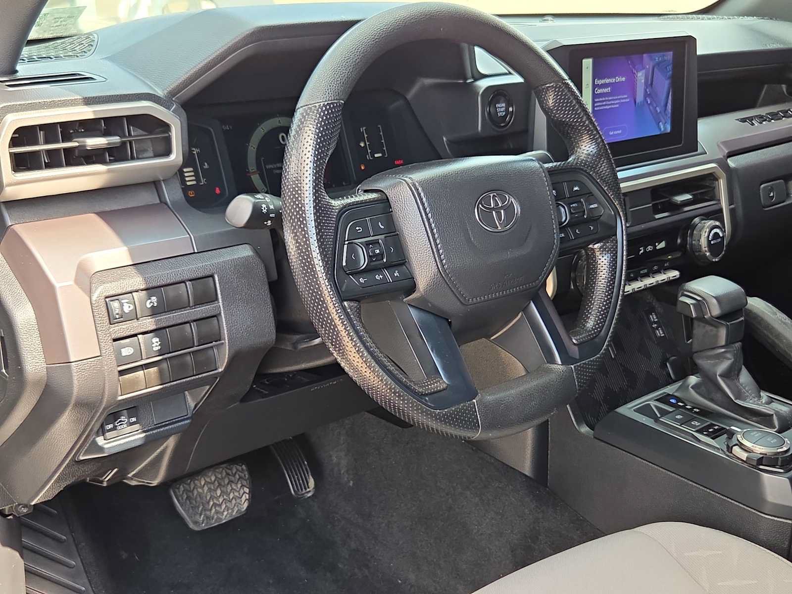 Certified 2025 Toyota Tacoma SR5 AWD/4WD image 10