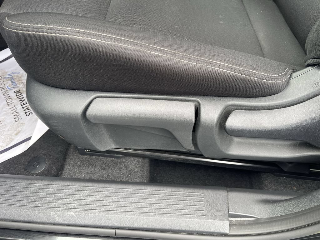 Used 2024 Nissan Rogue S AWD/4WD image 16