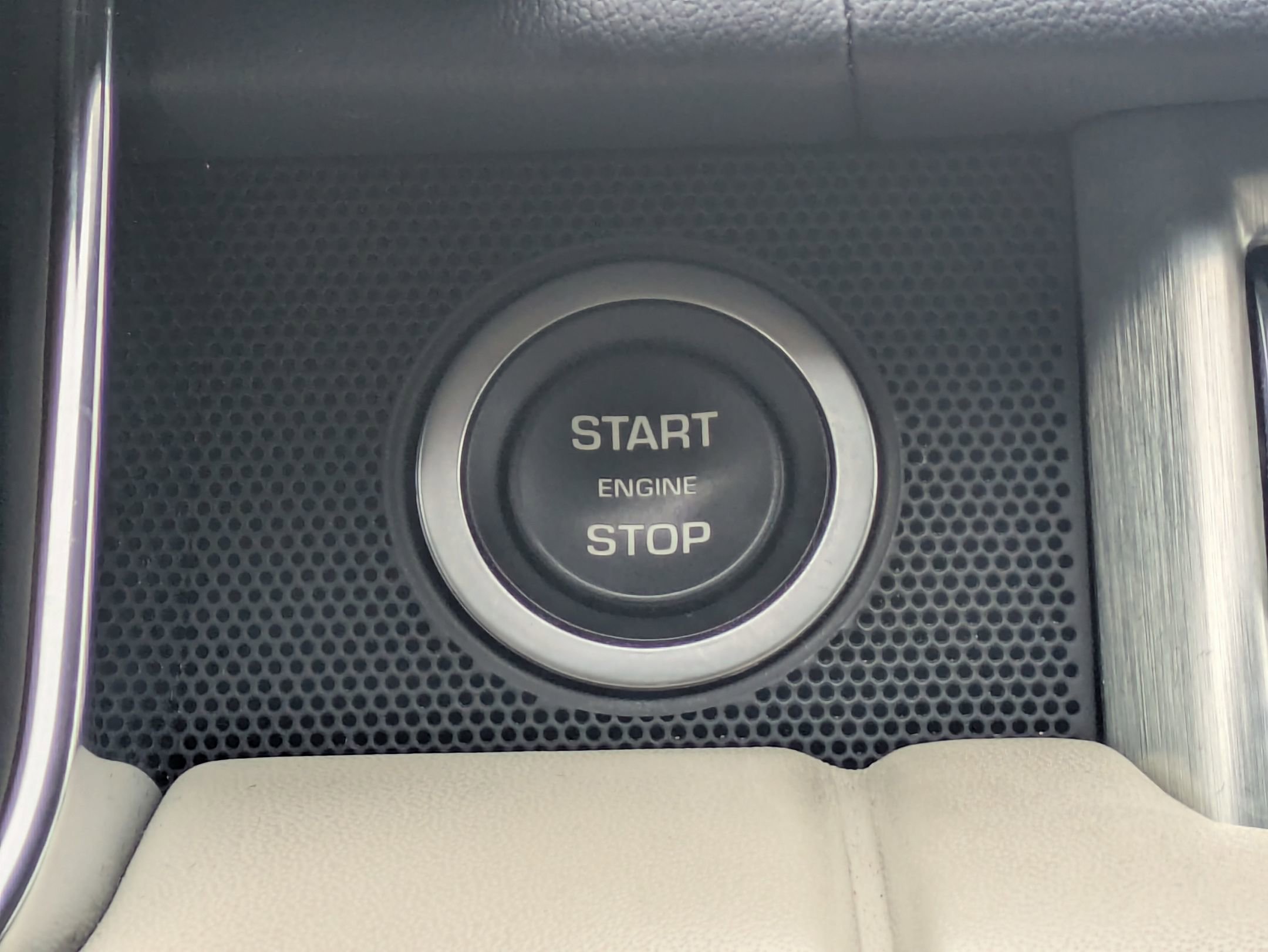 Used 2019 Land Rover Range Rover Long Wheelbase Supercharged image 17